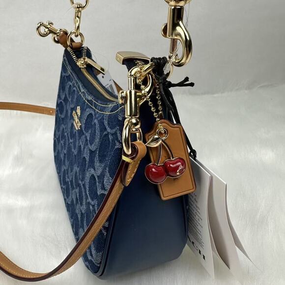 Coach Teri Shoulder Bag Signature Denim Vachetta Leather Gold/Denim/Natural NWT - Picture 4 of 12